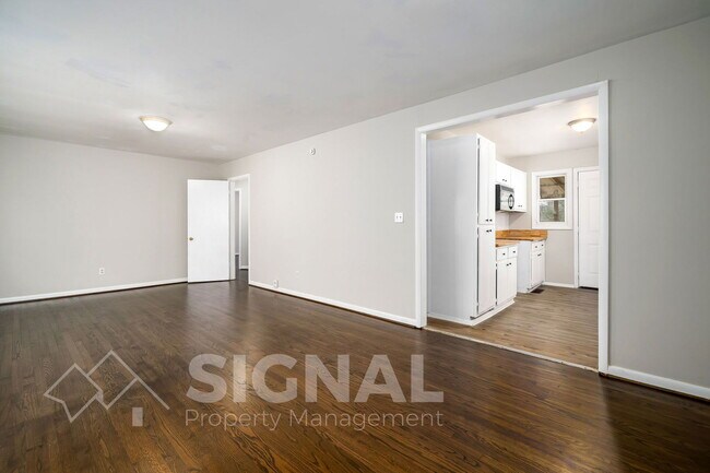 Photo - 213 Lake Dr Cir NE