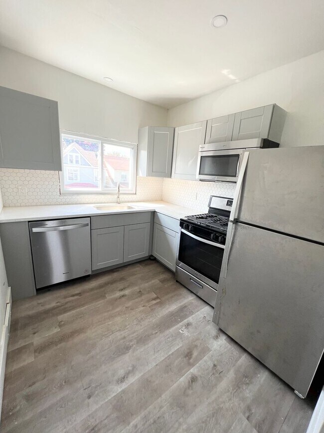 Photo - 3026 Glen Mawr Street Unit 2