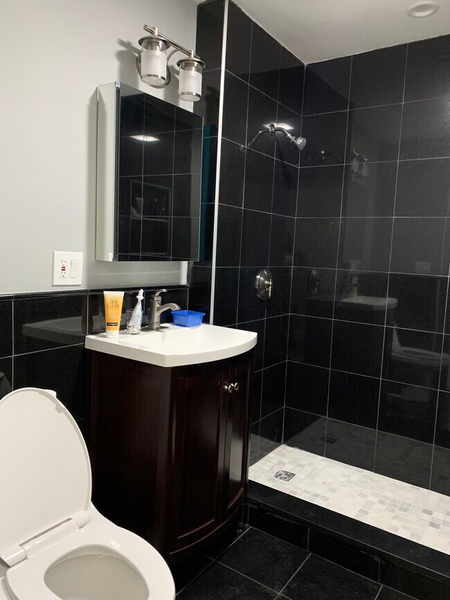 Photo - 148 Hillside St Unidad 2