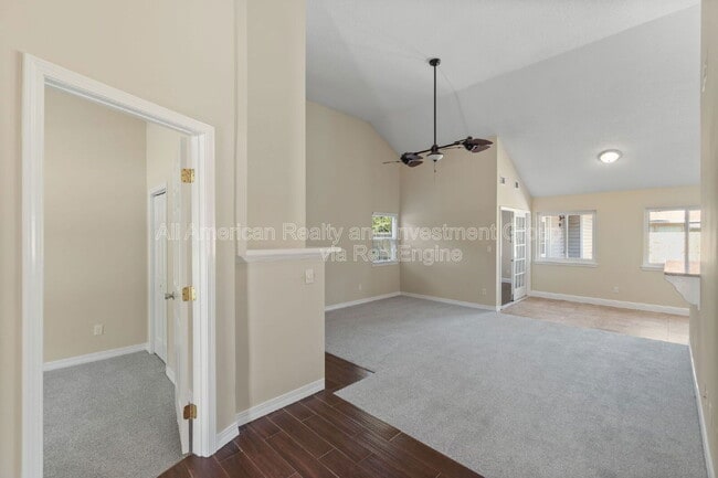 Photo - 549 Sibert Ave