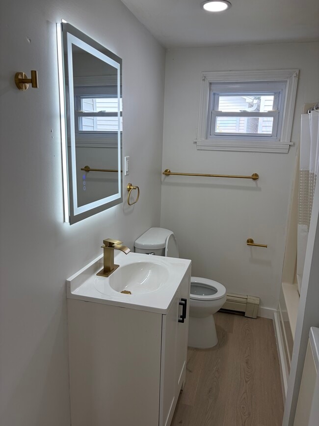 Photo - 177 Rockingham Rd Unit 177B Rockingham Rd