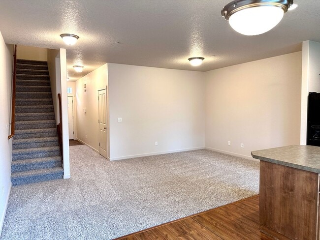 Photo - Beautiful 3 Bd 2.5 Ba Town Home by Vancouver Mall