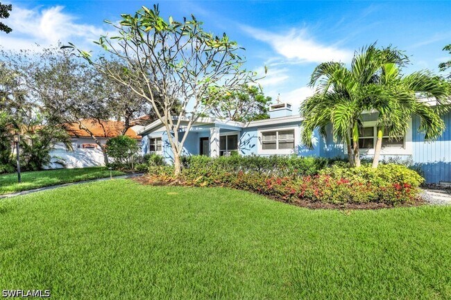 Photo - 739 7th Ave N