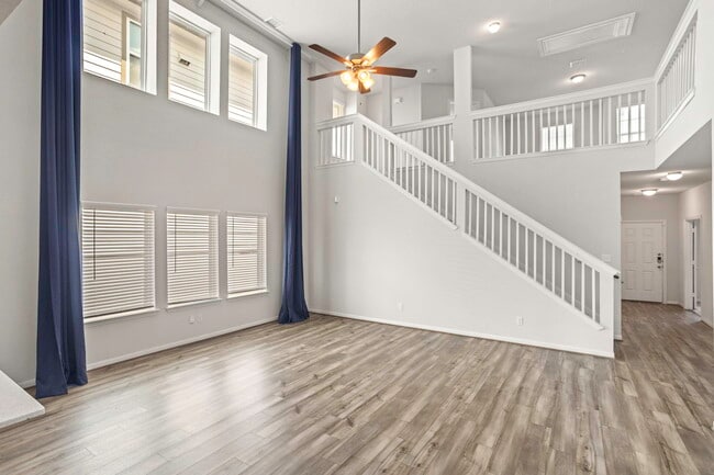 Photo - 2625 Lupton Leap