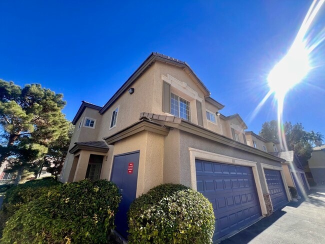 Photo - 1604 Queen Victoria St Unit 104