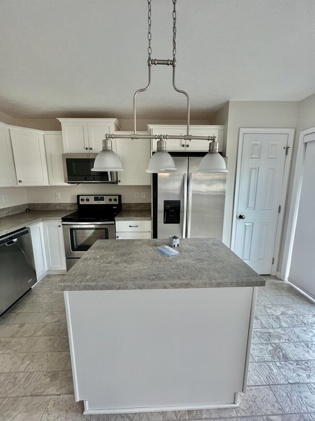 Photo - 40 Barrington Ct