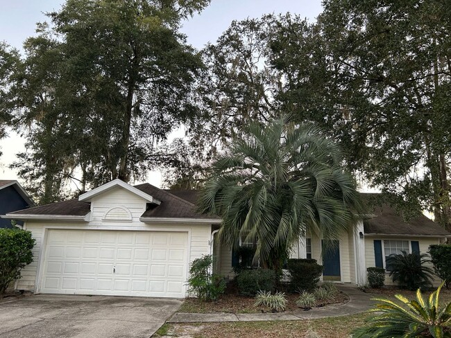 3/2 House with Fenced Yard & 2-Car Garage ... - 3/2 House with Fenced Yard & 2-Car Garage ...