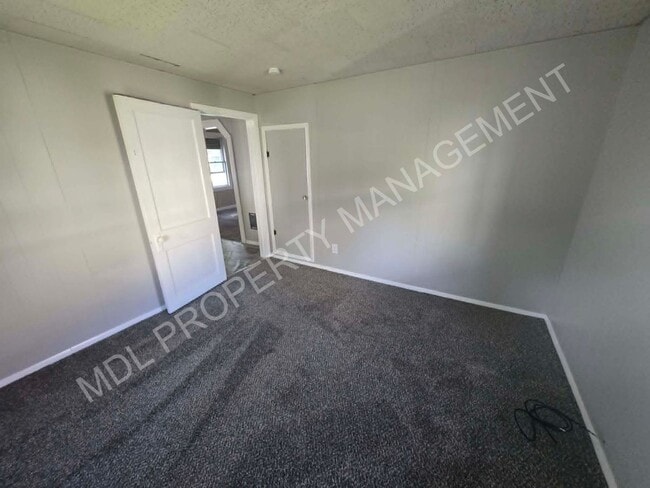 Photo - 402 Wellington St