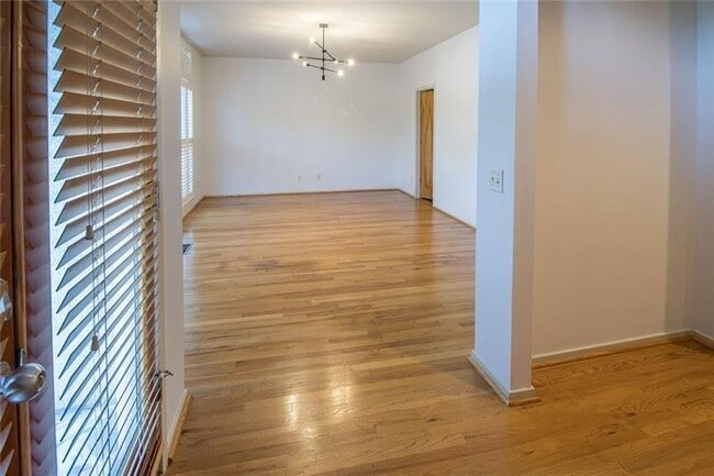 Photo - 1255 Apple Valley Rd NE