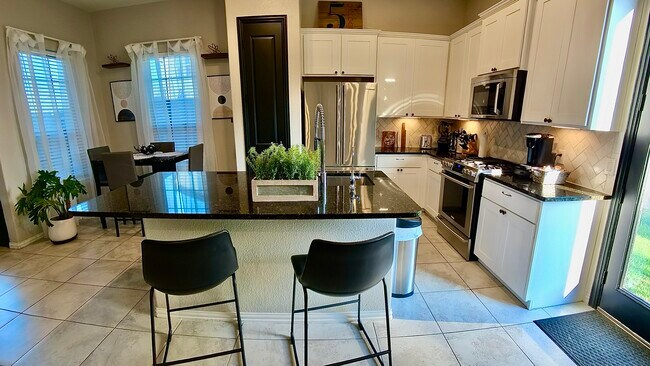 Photo - 214 Club Crest Ln