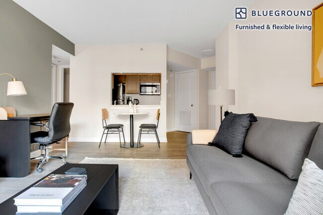 Photo - 2140 L St NW Unidad SI FL7-ID545