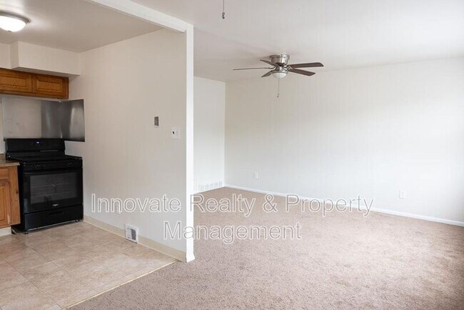 Photo - 109 Lockart Plaza