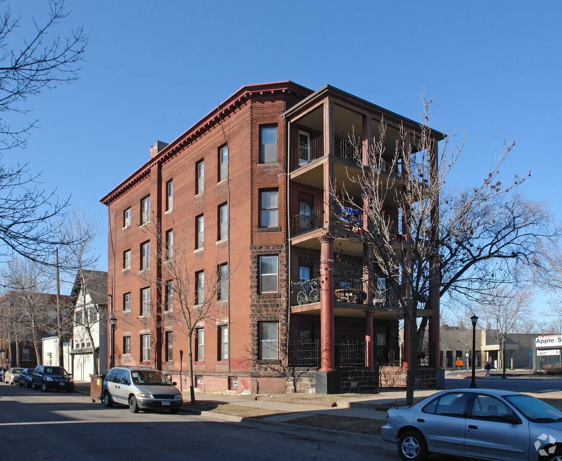 Mount Royal Apartments - Mount Royal Apartments