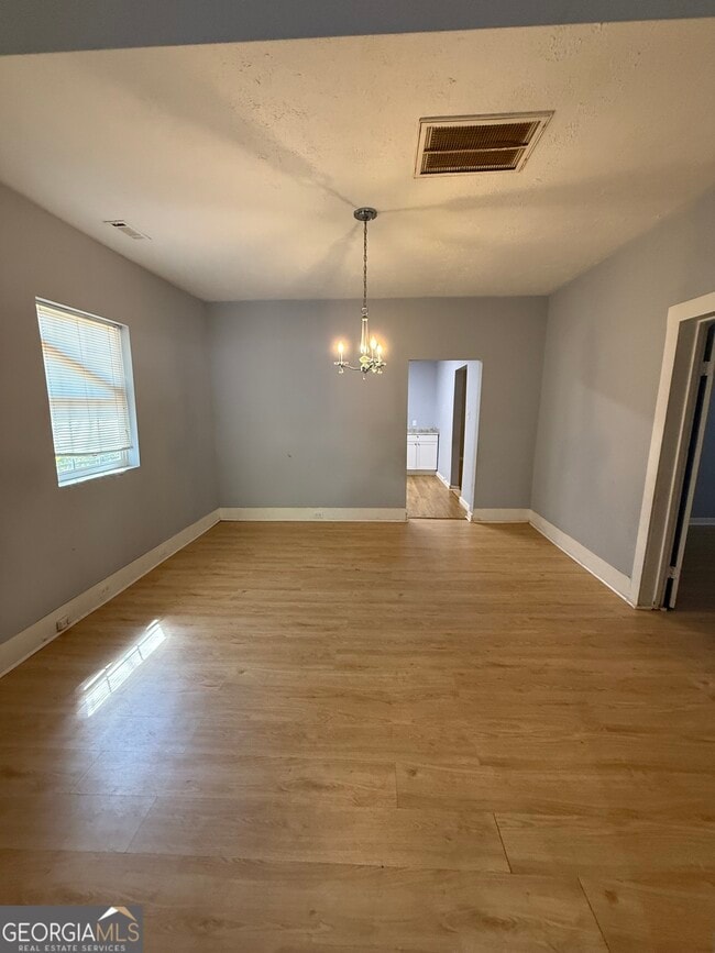 Photo - 1006 W College St Ext