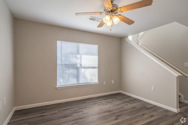 3BR, 2.5BA - 1143SF