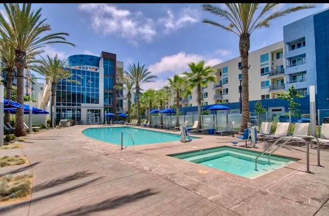 Photo - 7421 Edinger Ave Unidad Apt 203