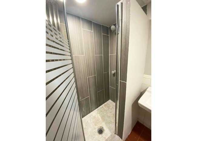 Photo - 114 W Nixon St