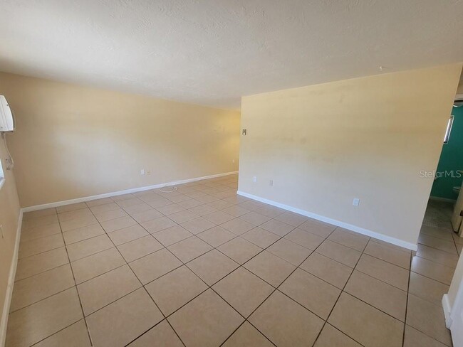 Photo - 5800 Madison St