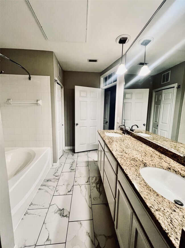 Photo - 5353 Memorial Dr Unit 3066