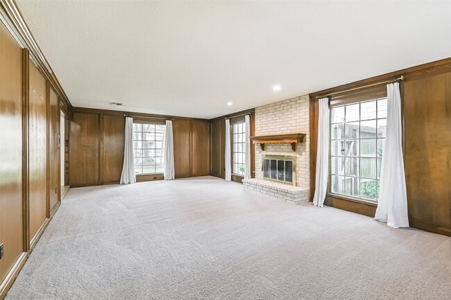 Photo - 6915 Chancellor Dr