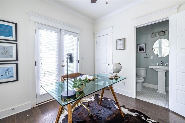 Photo - 1002 Braeburn Ln