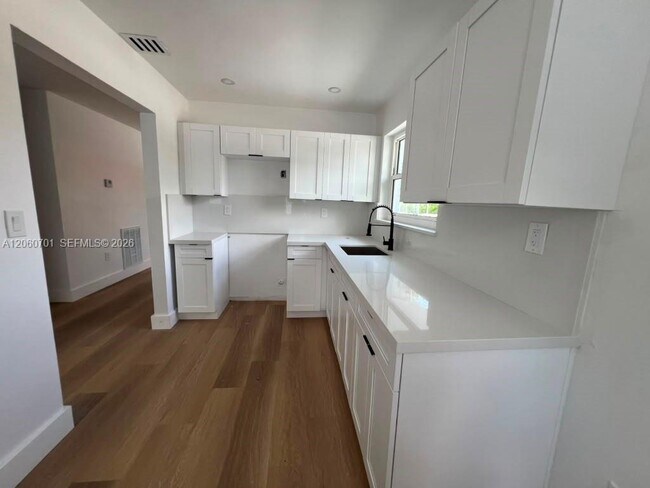 Photo - 1239 SW 22nd Ave