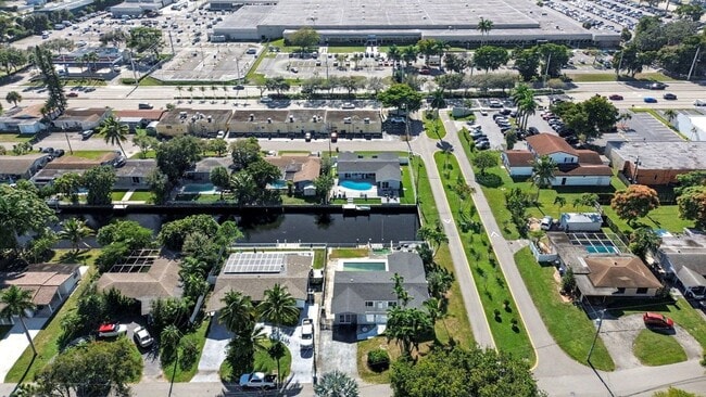 Building Photo - 1940 NW 32nd St