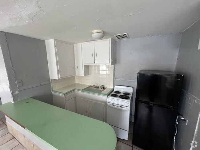 Building Photo - 4309 Fredericksburg Rd Unit 8 Rental