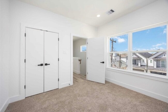 Photo - 3403 Yellowstone Blvd