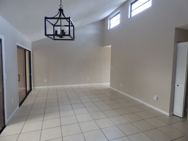 Photo - Cozy 2 bedroom 1 bathroom Townhome in Windward Square