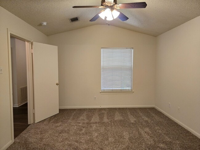 Photo - 3/2 Hewitt Duplex