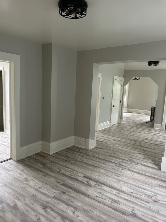 Photo - 1675 N Marshall St Unit 1677 N Marshall St 2nd Floor