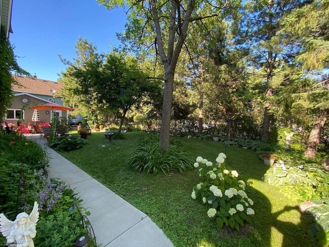 Yard View - 427 19th Ave NE Unit 1