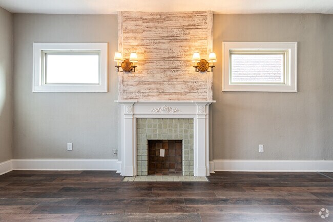 2BR, 2BA - The Logan