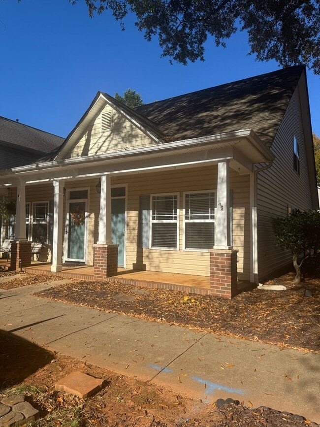 Photo - Charming 2-Bedroom with Fresh Updates