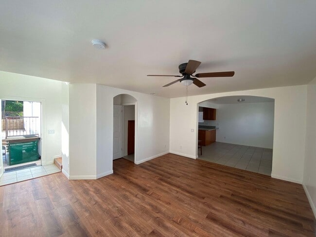 Photo - 762 W 21st St Unit 3