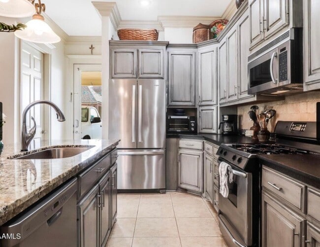128 Coconut Grove Cir