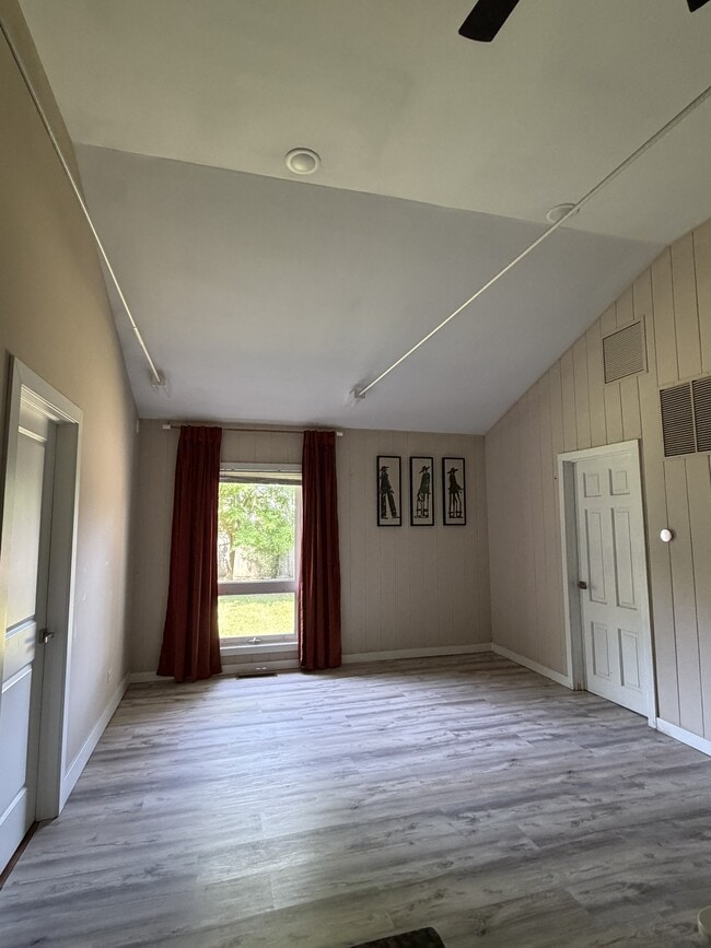Photo - 3245 Westview Dr Unit 1