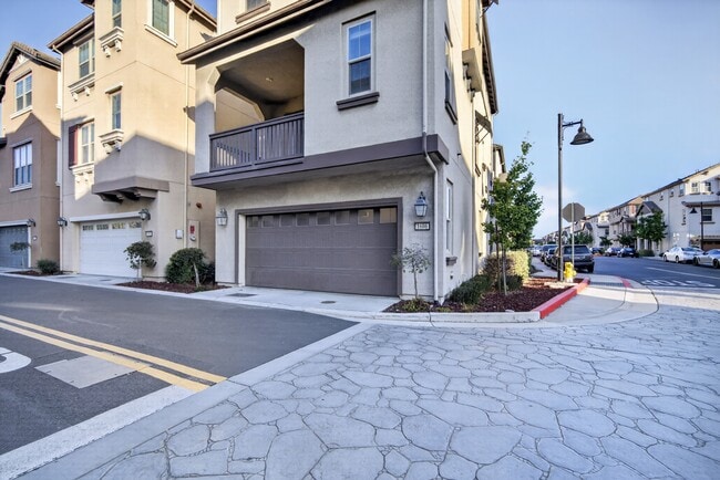 Building Photo - 1606 Hidden Creek Ln