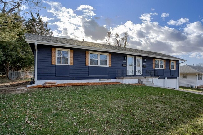 Photo - UPDATED 2 Bedroom Duplex With Garage!!