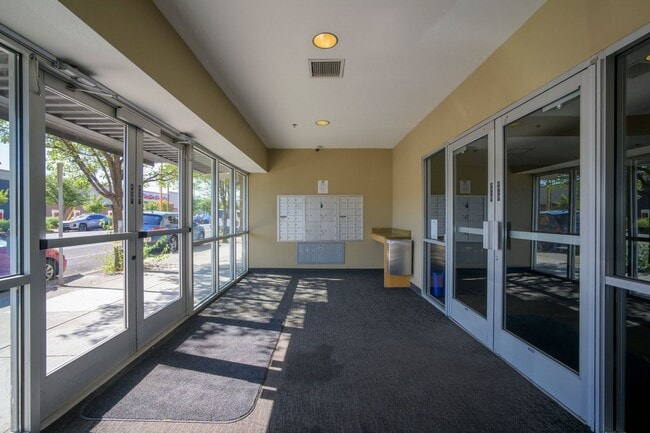 Photo - 2150 S Main St
