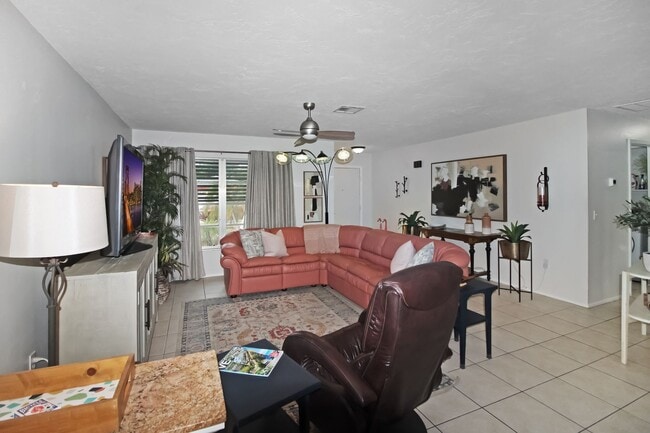 Photo - Venice East Annual House for Rent