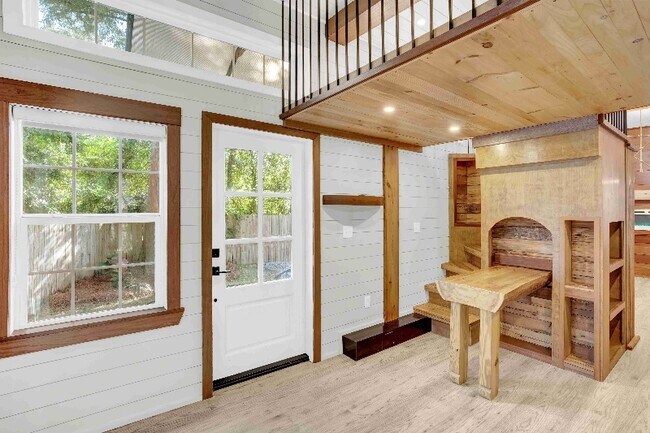 Photo - 8263 Gayfer Rd Ext