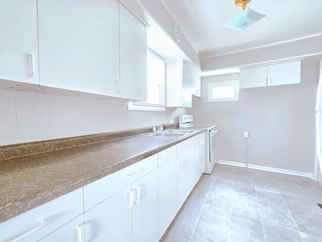 Photo - 729 N Elmer St