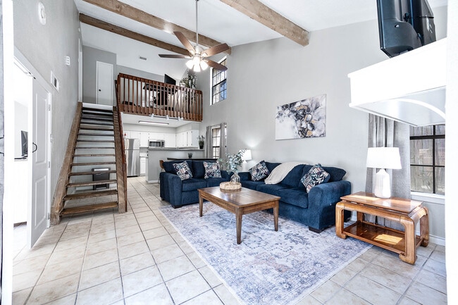 Photo - 200 Pecan Dr