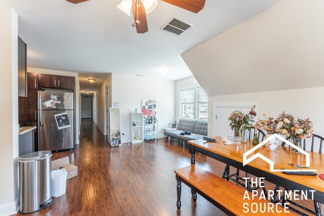 Photo - 3047 N Kimball Ave Unidad 3 Rental