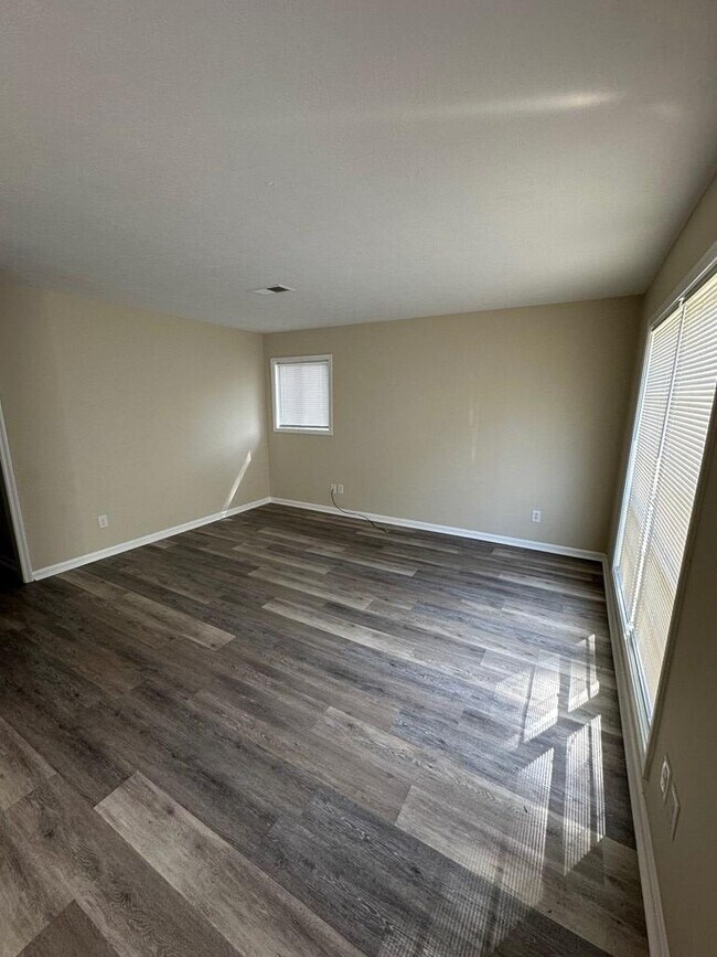 Photo - 4135 Forrest Rd