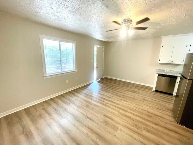 Photo - 219 Harrell St Unit 2