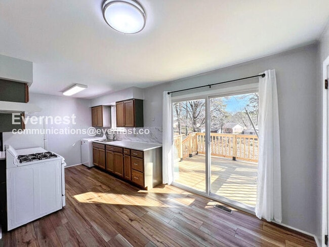 Photo - 5 Laurice Cir