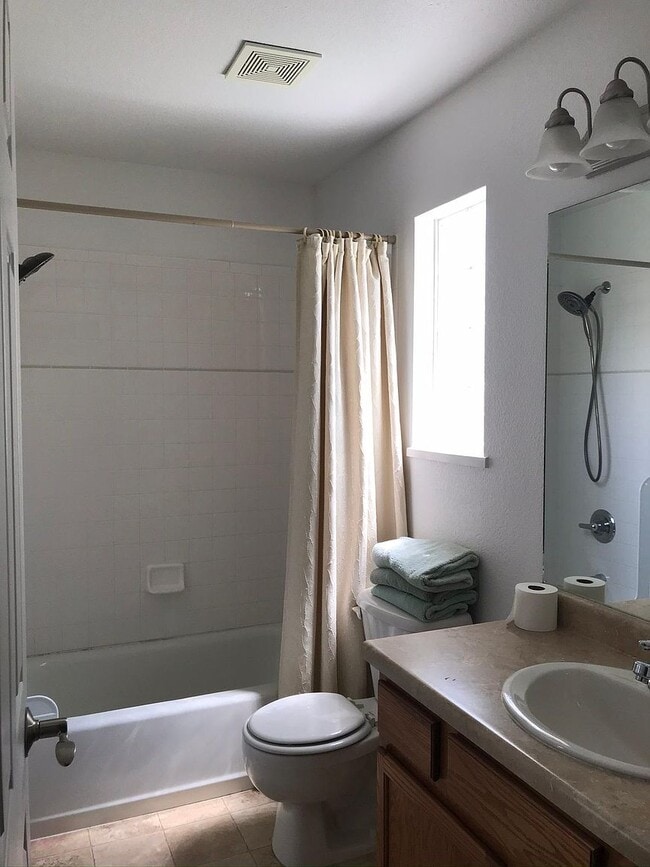 Photo - 1332 Diamond Hill St